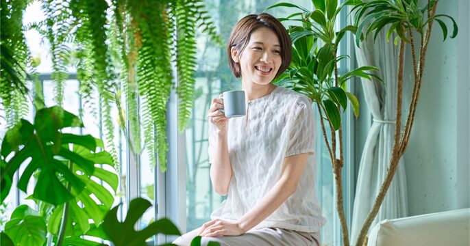 派遣とパートどちらで働くのが自分の生活にあっているか考えている主婦の方の画像