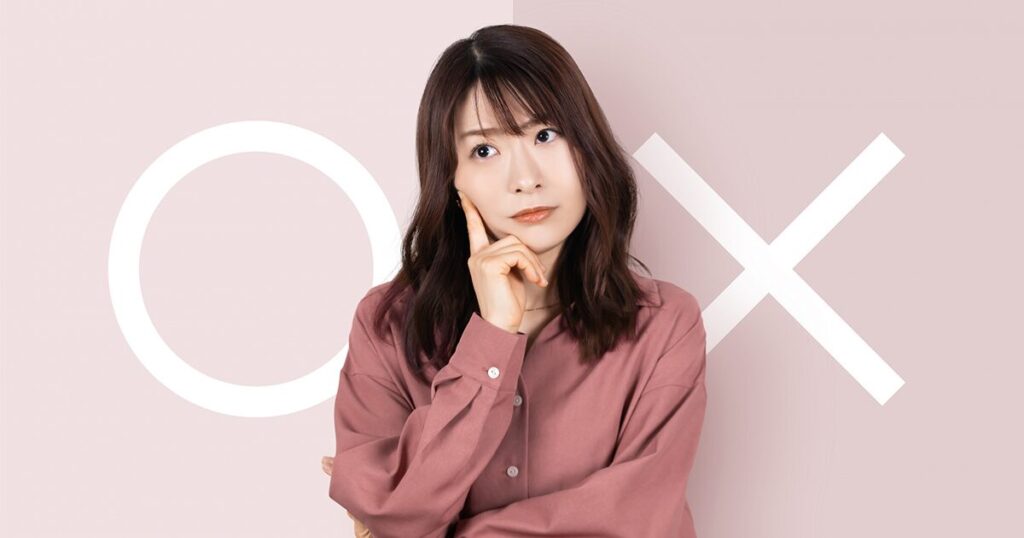 派遣の仕事を掛け持ちするメリットとデメリットを比較検討している女性のイメージ