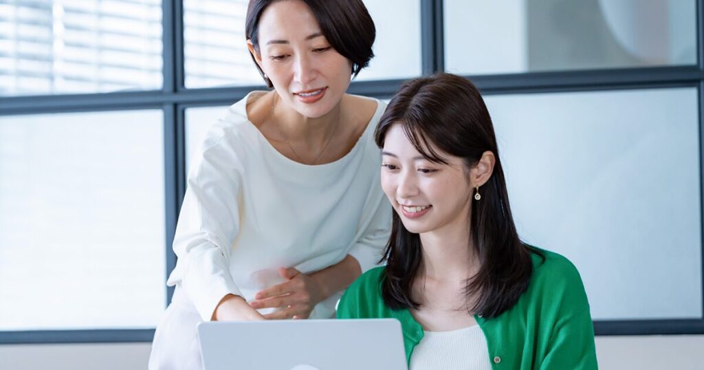 派遣の事務職で扶養内で働いている女性のイメージ