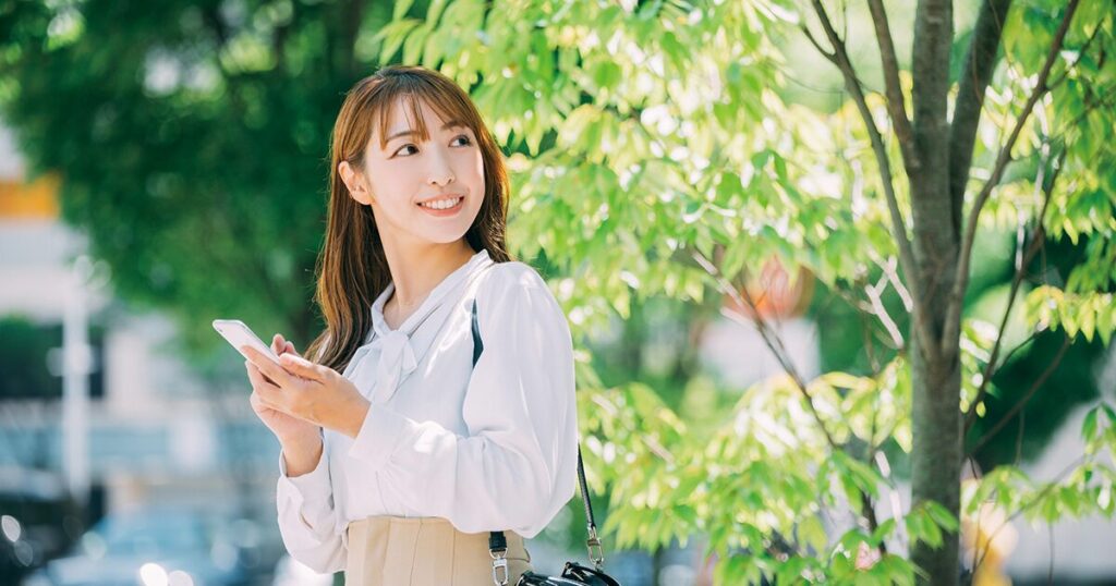 年代に応じたキャリアアップ戦略を考える派遣社員のイメージ